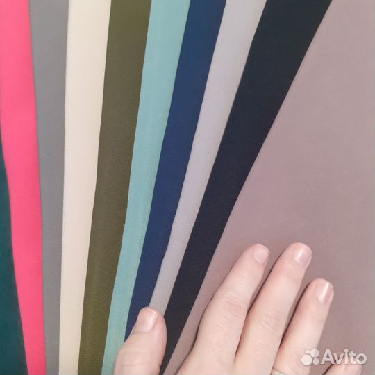 Отрез ткани однотонная и шотландка