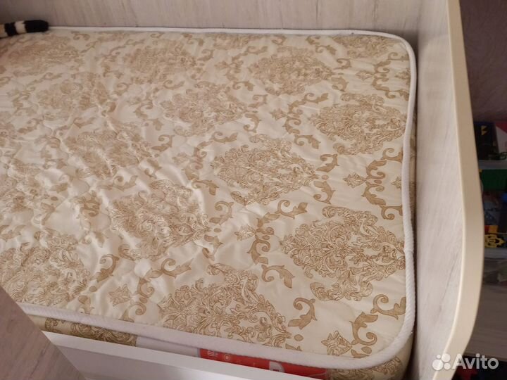 Детская кровать чердак со шкафом и матрасом