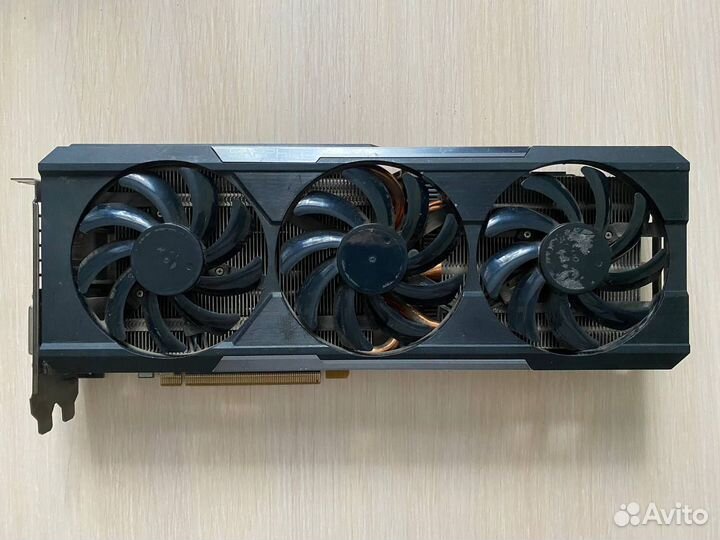 AMD Radeon R9 390 / видеокарта