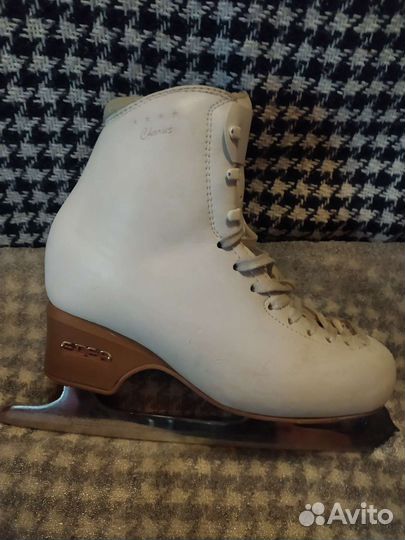 Фигурные коньки Edea Chorus р. 22,5