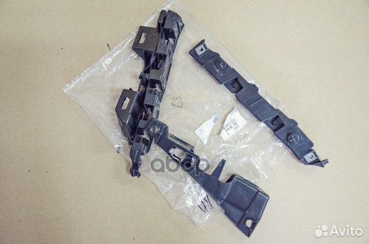 Комплект кронштейнов переднего бампера C4 (лев