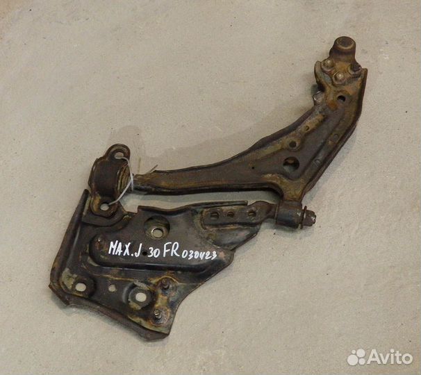Рычаг передний правый в сборе Nissan Maxima J30 3