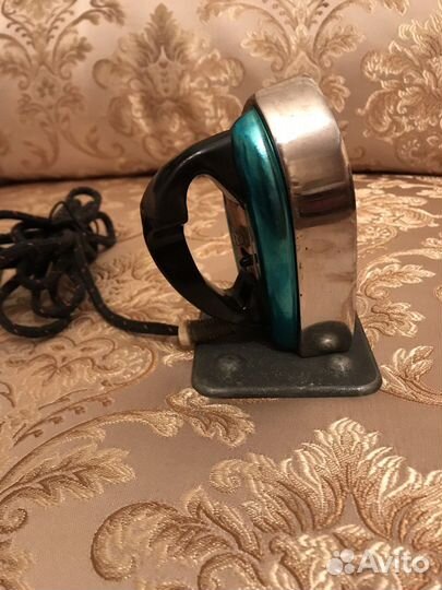 Утюг малогабаритный уэ-4 1968 г. СССР. Раритет