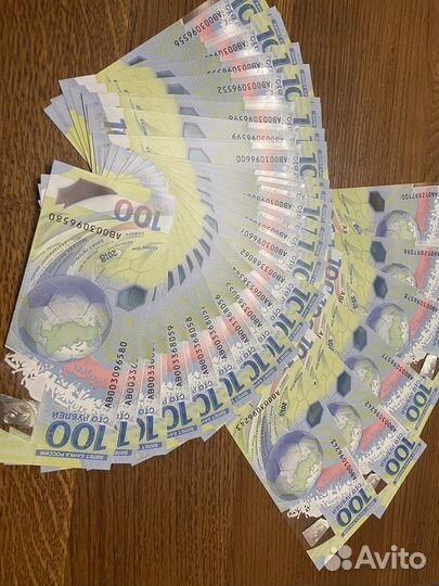 Банкнота 100 рублей чм 2018