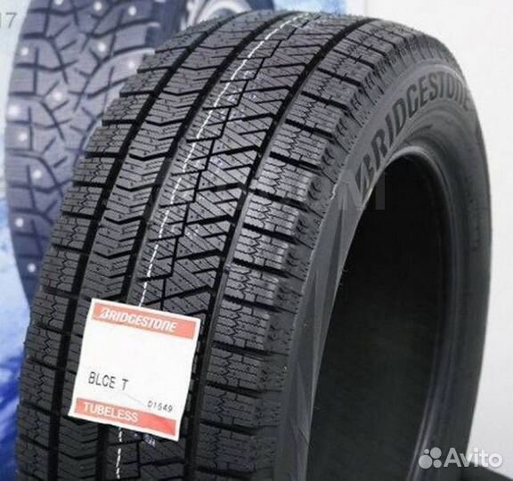 Bridgestone Blizzak Ice 245/45 R18