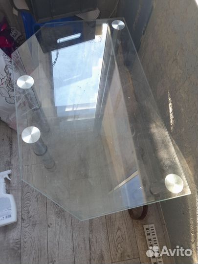 Стол под телевизор