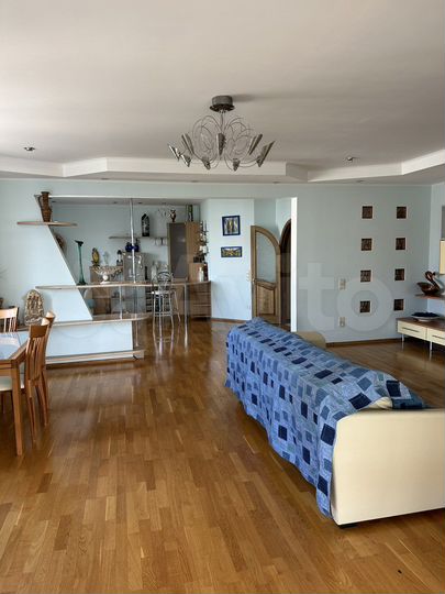 4-к. квартира, 210 м², 7/10 эт.