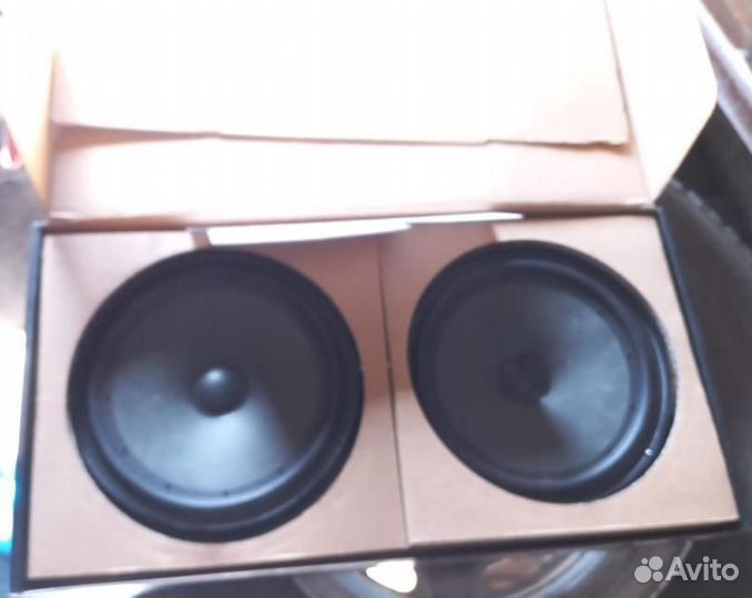 Набор колонок для автомобиля Volkswagen Jetta