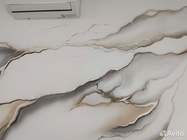 Роспись стены под мрамор