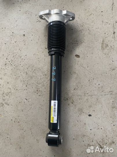 Задний левый амортизатор GLS 450 V167