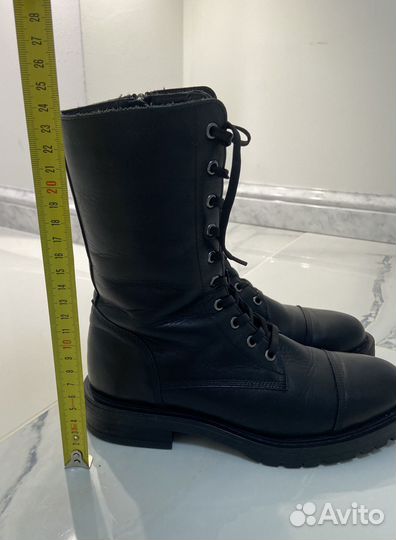 Продам ботинки женские