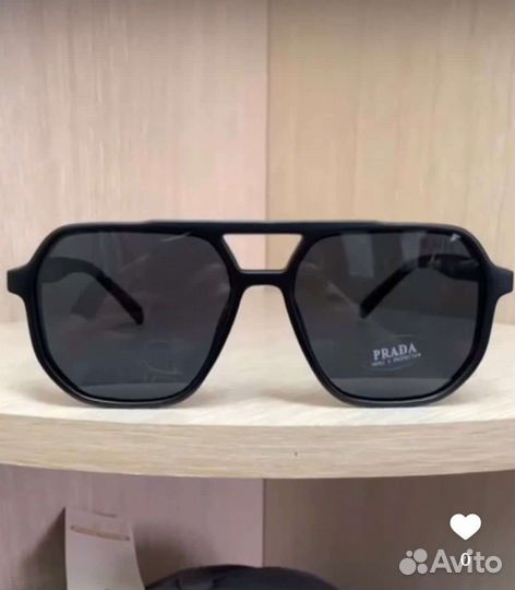 Солнечные очки prada