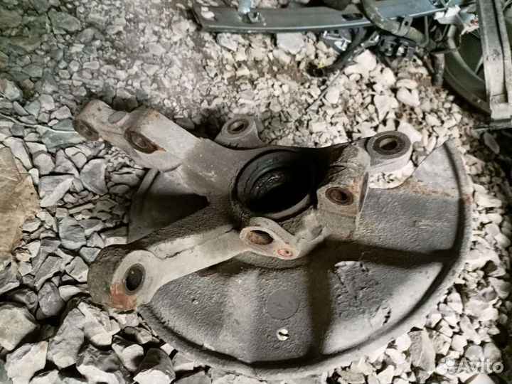 Поворотный кулак kia rio 1