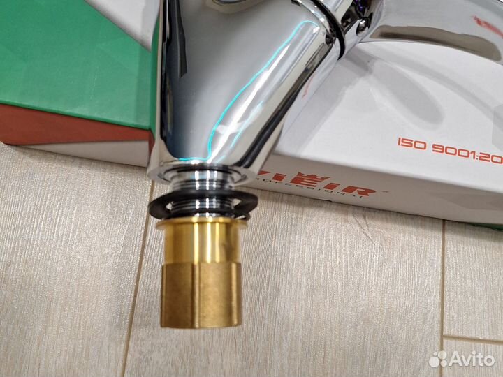 Смеситель для кухни из латуни