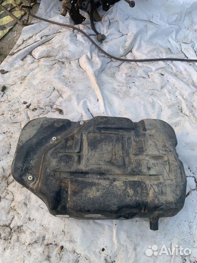 Бак топливный (бензобак) hyundai lantra