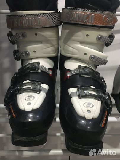 Горные лыжи, ботинки, шлем, палки, чехол