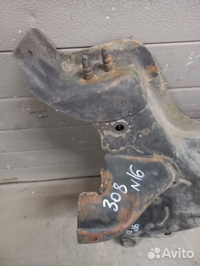 Подрамник передний Peugeot 308