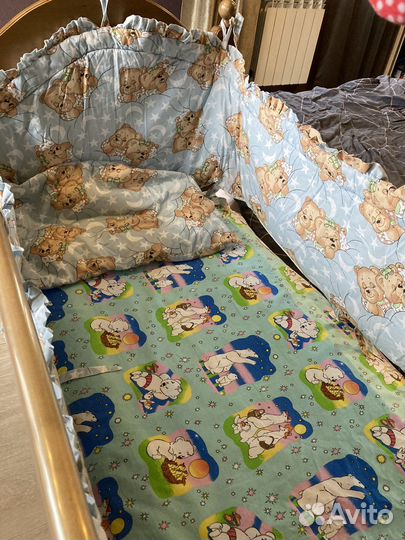 Бортики в кроватку и подушечка