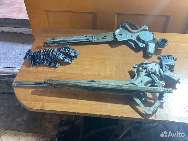 Toyota corolla 150 передний левый стеклоподъемник