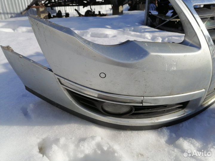 Бампер передний Volkswagen Passat B6 цвет 8E A7W