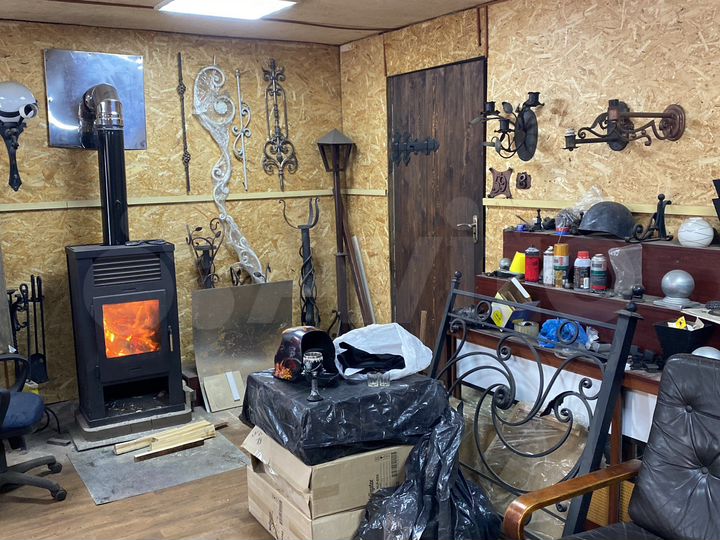 Гараж, > 30 м²