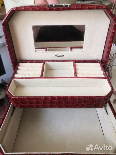 Шкатулка для ювелирных изделий