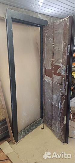 Дверь входная металлическая