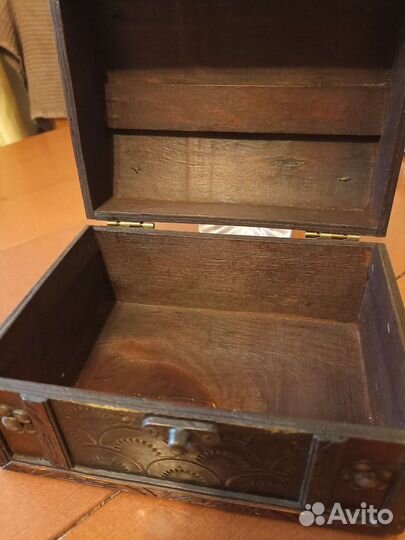 Шкатулка для украшений