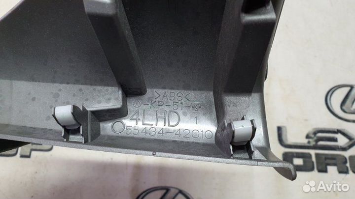 Накладка торпеды передняя левая Toyota Rav4 AVA42