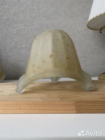 Стеклянный плафон с гайкой на люстру