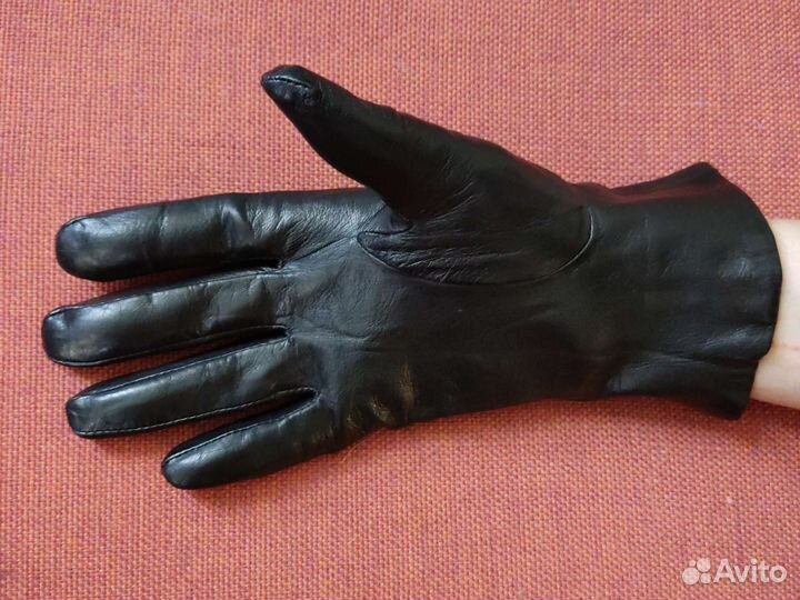 Перчатки женские кожаные новые