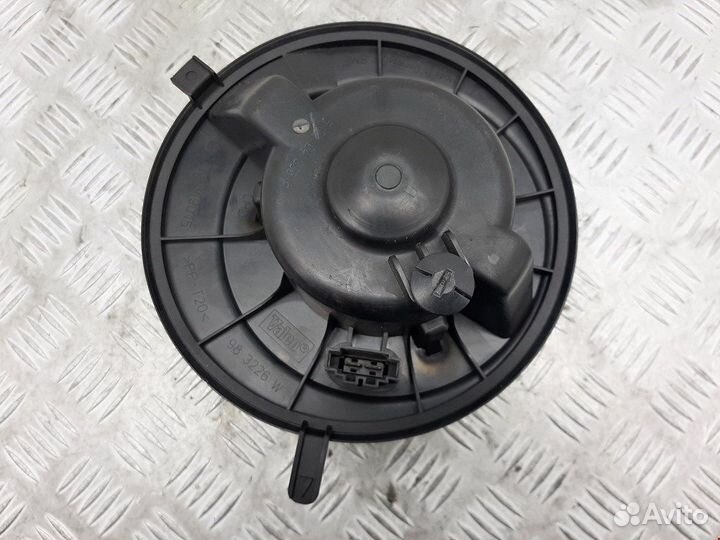 Моторчик для Volkswagen Golf 5