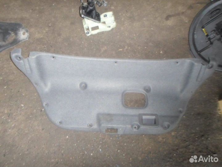 Обшивка крышки багажника Geely Emgrand (EC7 ) 2008