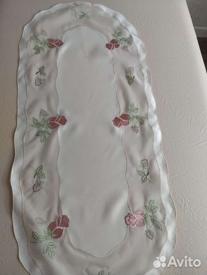 Салфетка красивая, с вышивкой