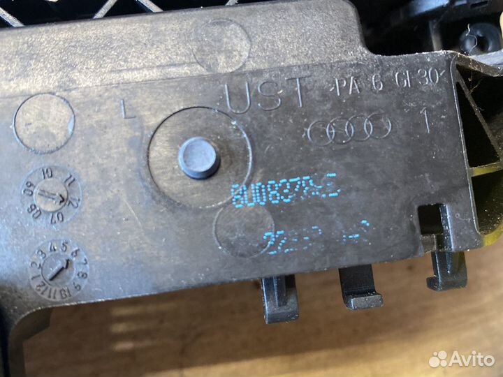 Audi q3 задняя левая внешняя ручка двери