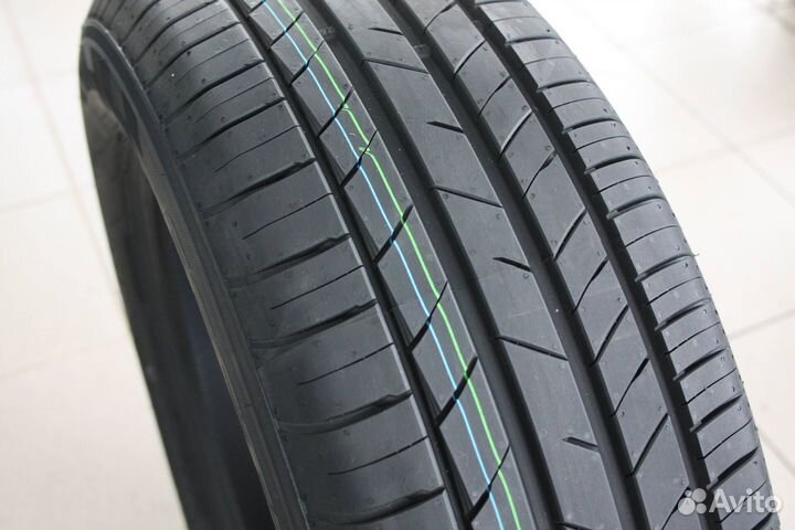 Kumho Ecsta HS52 215/60 R17 100V