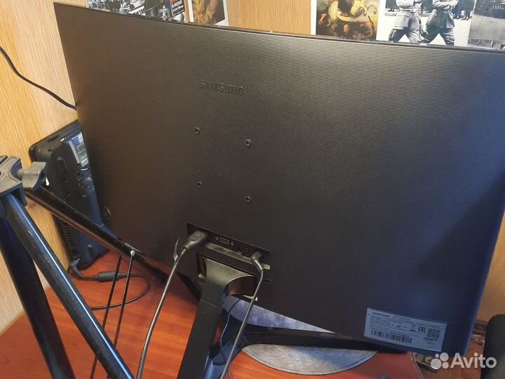 Монитор Samsung 27 изогнутый