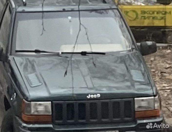 Жабры grand cherokee zj 5.9