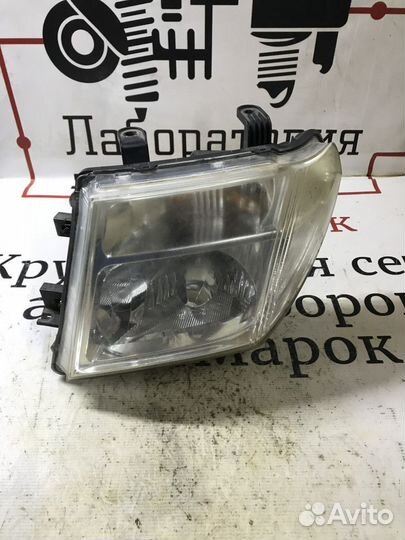 Фара левая Nissan Pathfinder