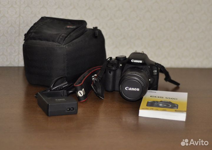 Canon EOS 550D kit 18-55 пр 8000 кадров
