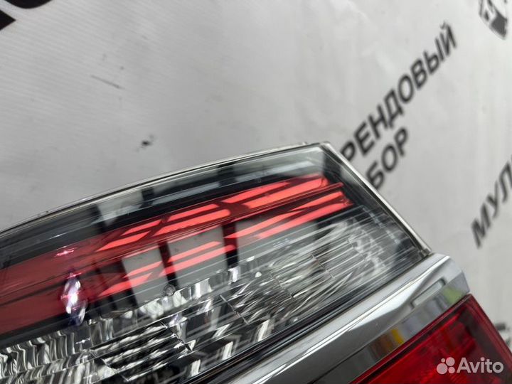 Фонарь в крыло задний левый Toyota Camry 55