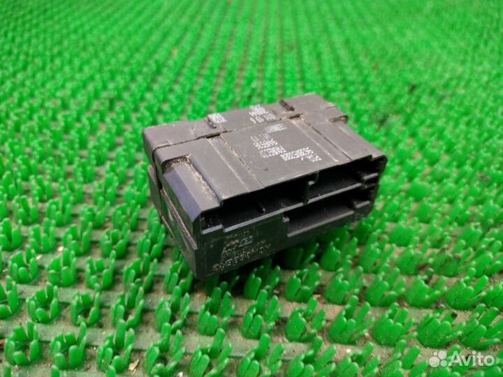 Блок управления подогревом сиденья Citroen C3 A51