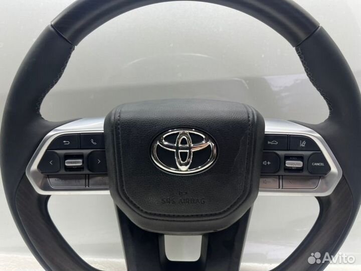 Рулевое колесо Toyota Land Cruiser 300 2021-2023