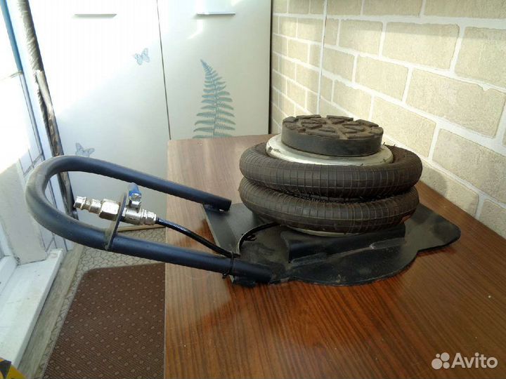 Домкрат пневматичечкий