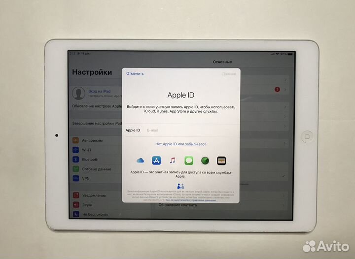 iPad Air 64GB Wi-Fi + SIM Отличный + стилус