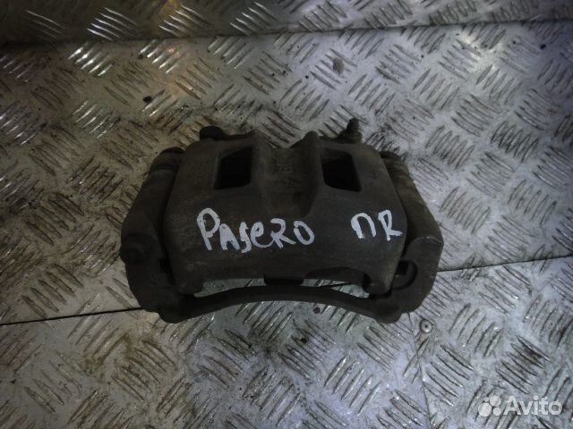 Суппорт Pajero (00-06) перед. R б\у