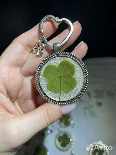Клевер четырёхлистник амулет удачи