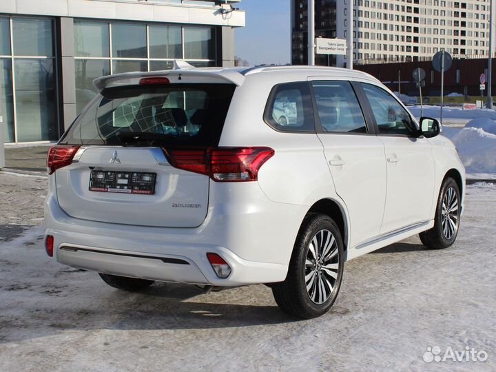 Mitsubishi Outlander 2.0 CVT, 2022, 36 км