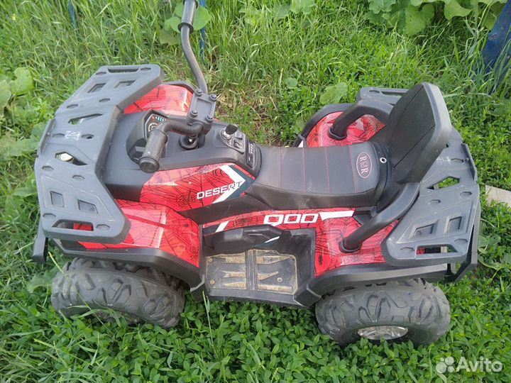 Детский квадроцикл на аккумуляторе