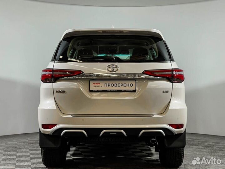 Toyota Fortuner, 2022